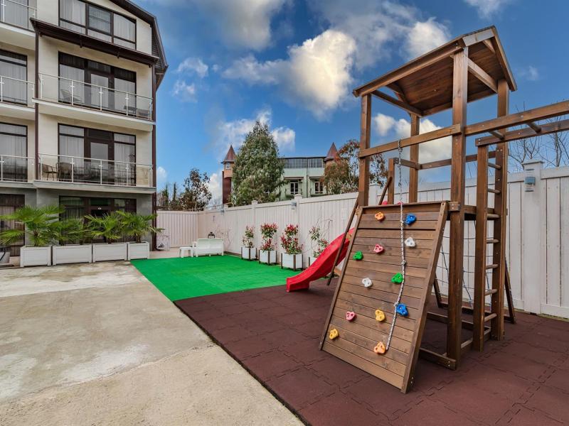 Astra Montale Family