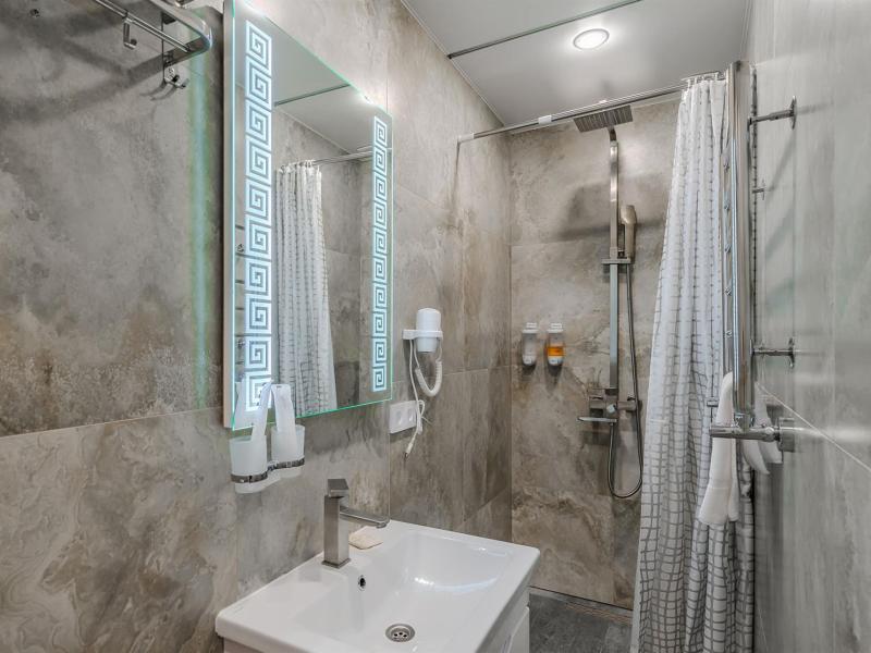 Astra Montale Family