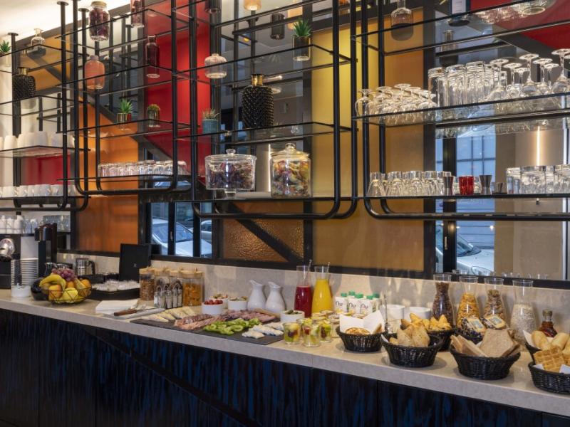 Le 12 Hotel