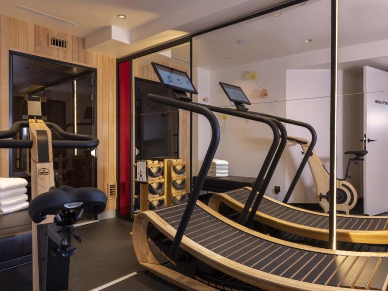 Le 12 Hotel