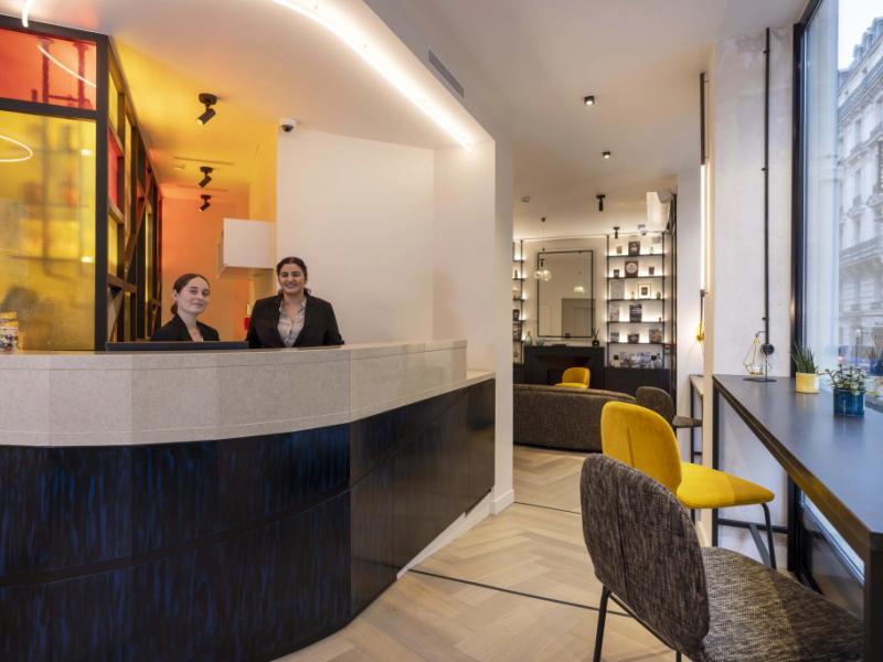 Le 12 Hotel
