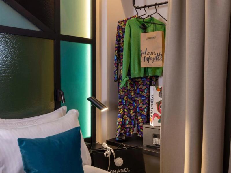 Le 12 Hotel