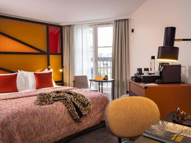 Le 12 Hotel