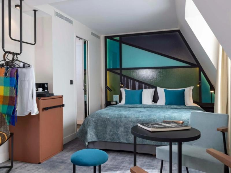 Le 12 Hotel