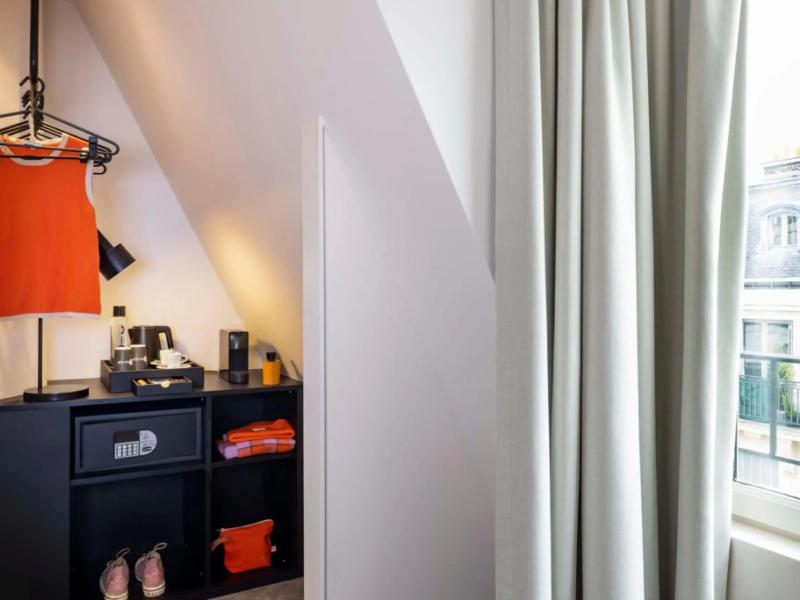 Le 12 Hotel