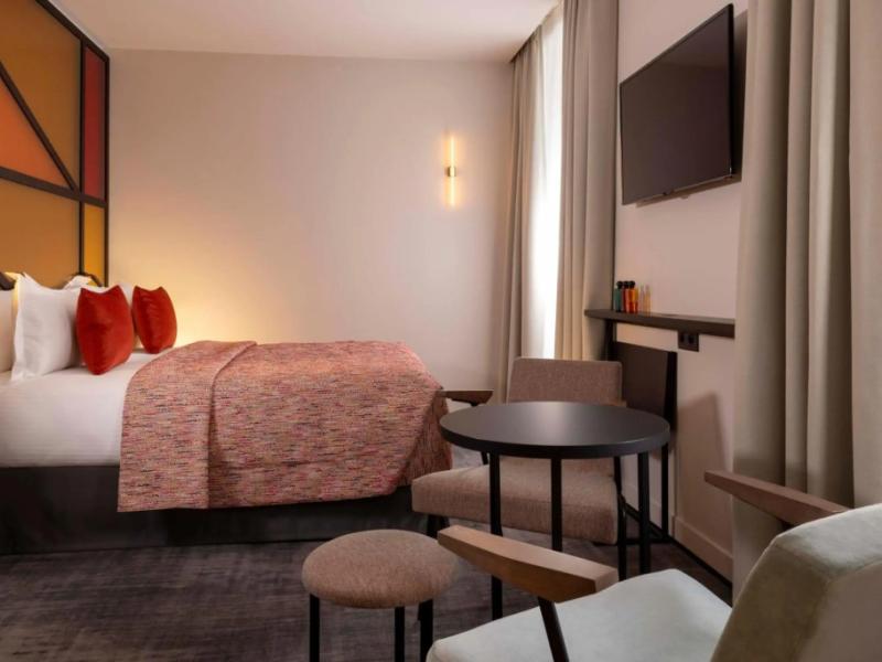 Le 12 Hotel