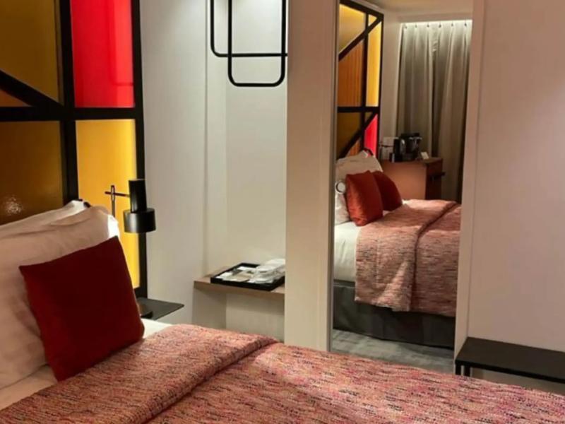 Le 12 Hotel