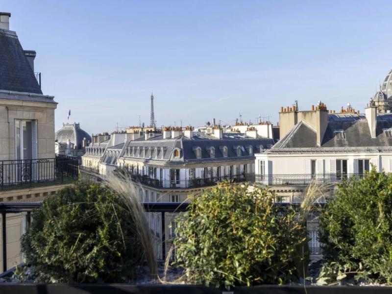 Le 12 Hotel