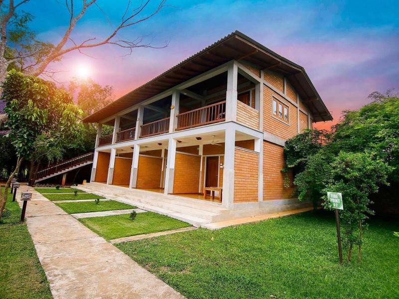 Elephas Resort & Spa