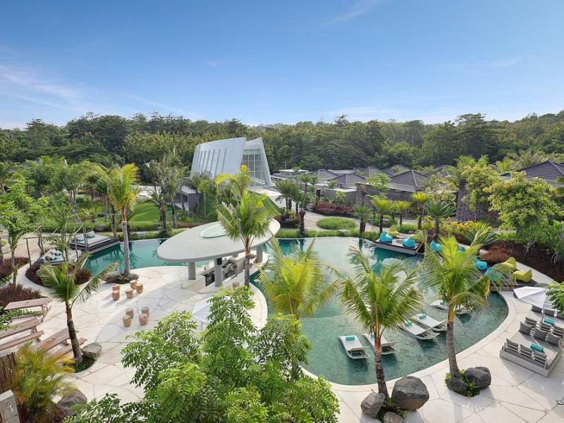 Cross Bali Breakers Resort