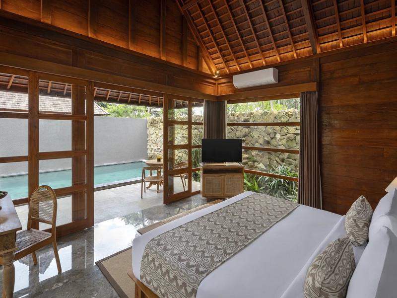 Unagi Wooden Villa by Emana