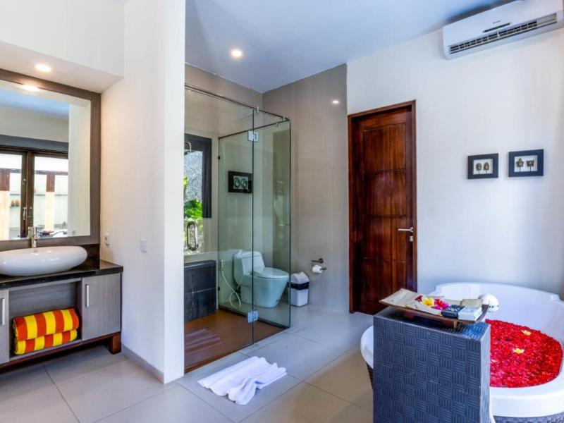 Luxotic Private Villa and Resort