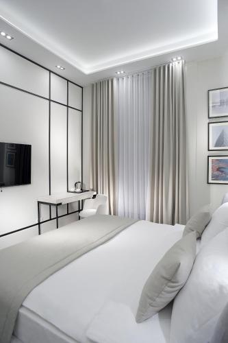 Neos Hotel