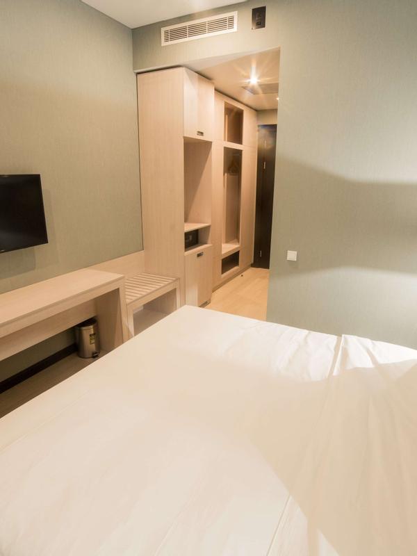 Resident City Hotel