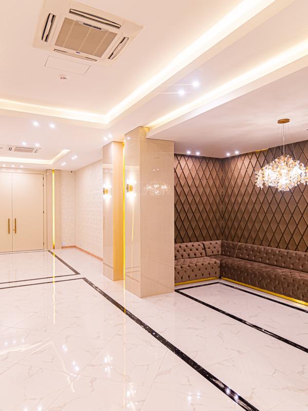 Resident City Hotel