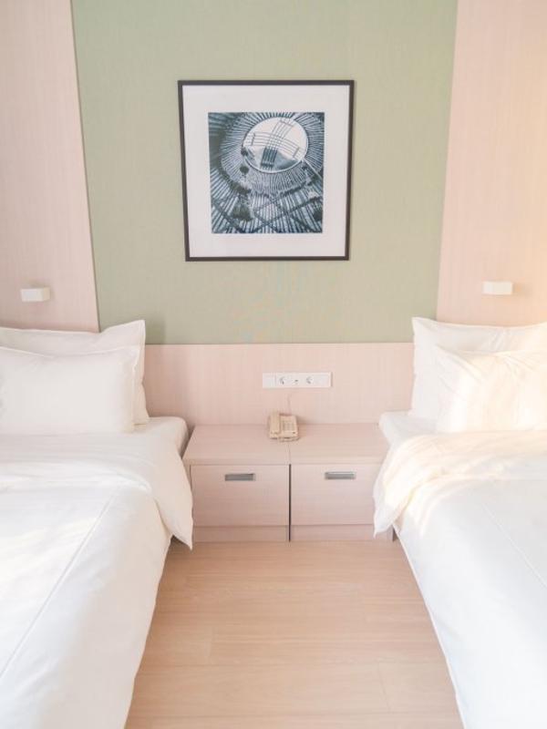 Resident City Hotel