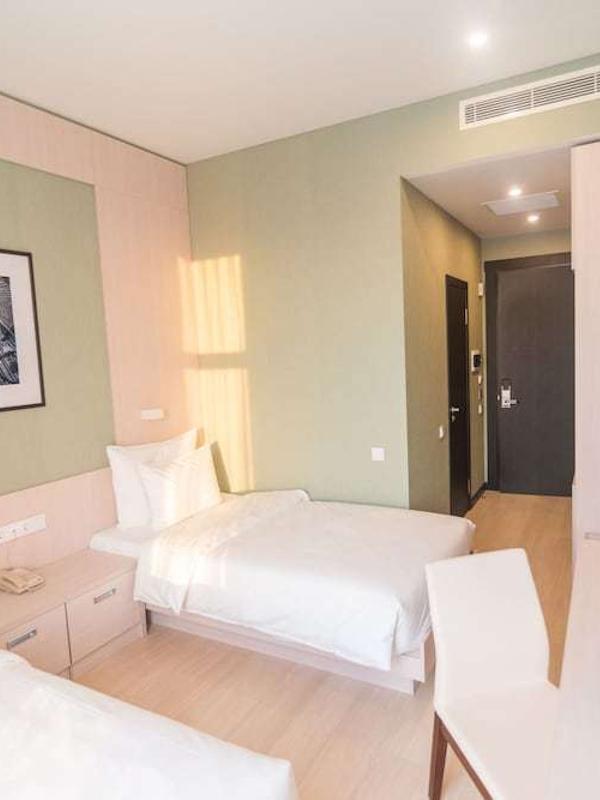 Resident City Hotel