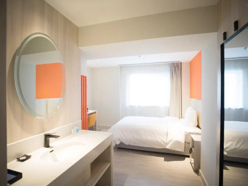 Shijia Boutique (Beijing Sanlitun Tuanjiehu Subway Station)
