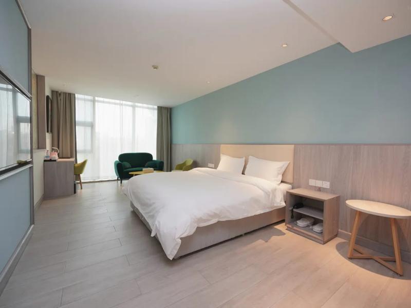 Shijia Boutique (Beijing Sanlitun Tuanjiehu Subway Station)