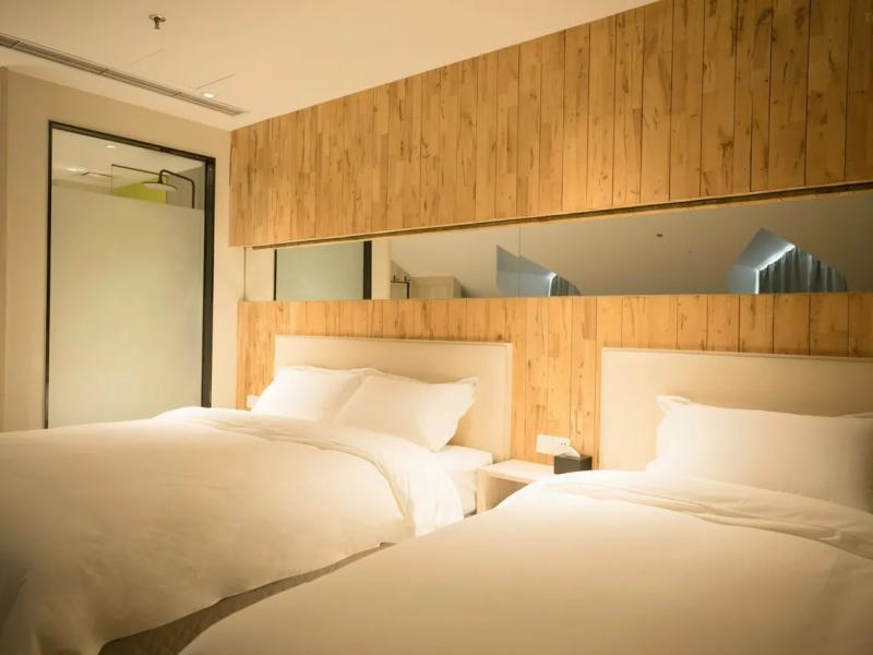 Shijia Boutique (Beijing Sanlitun Tuanjiehu Subway Station)