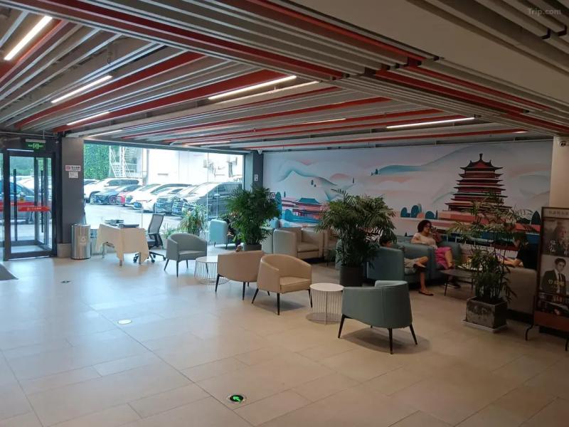 Shijia Boutique (Beijing Sanlitun Tuanjiehu Subway Station)