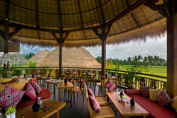 Honai Resort