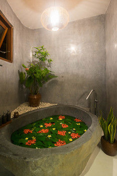 Honai Resort