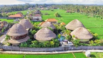 Honai Resort