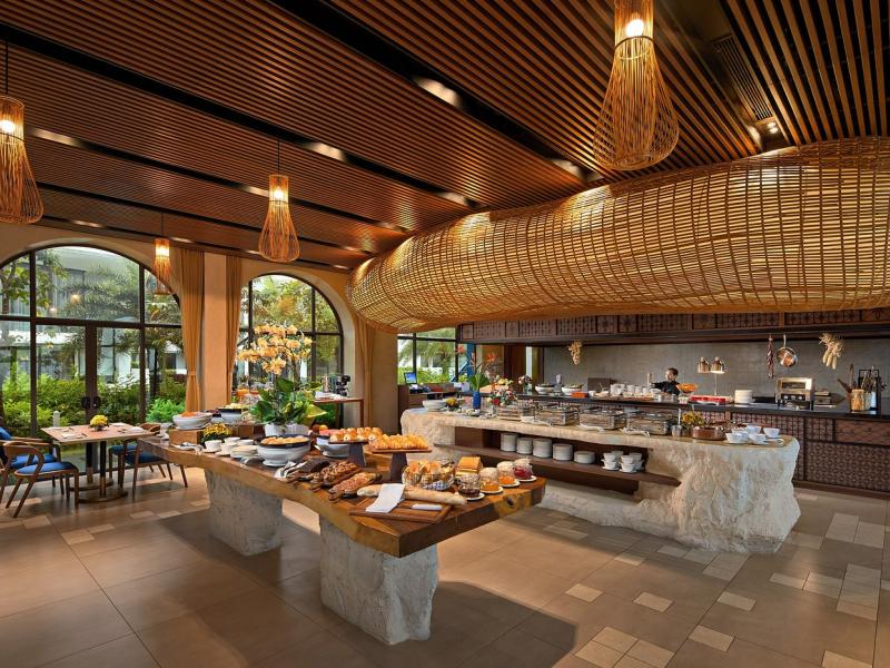 Wyndham Hoi An Royal Beachfront Resort & Villas