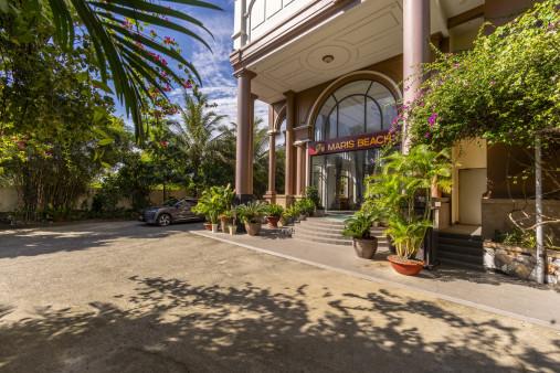 Maris Beach Hotel