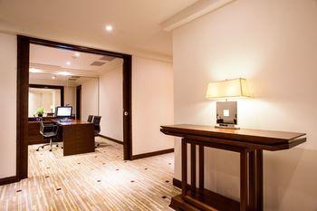 Royal Halong Hotel
