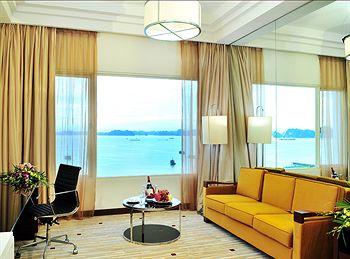 Royal Halong Hotel