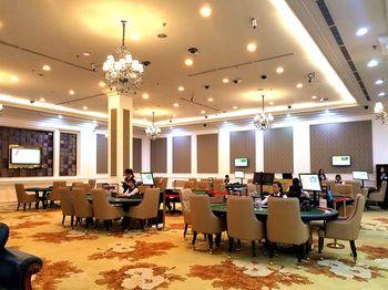 Royal Halong Hotel