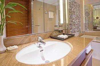 Royal Halong Hotel