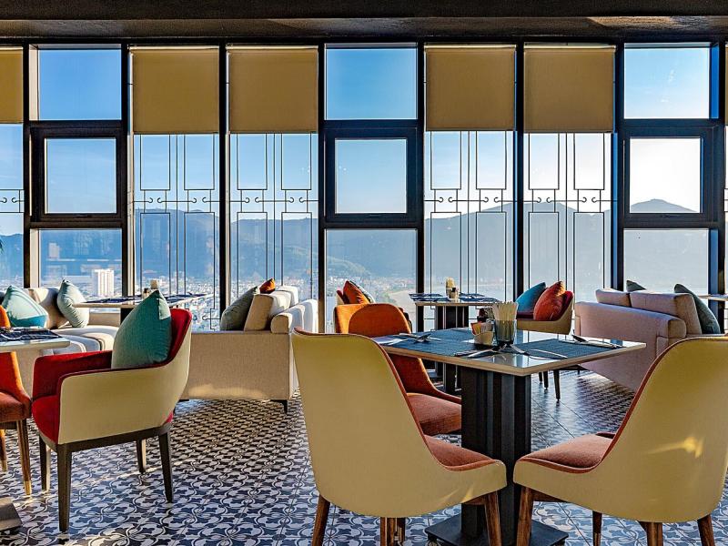 Peninsula Hotel Danang