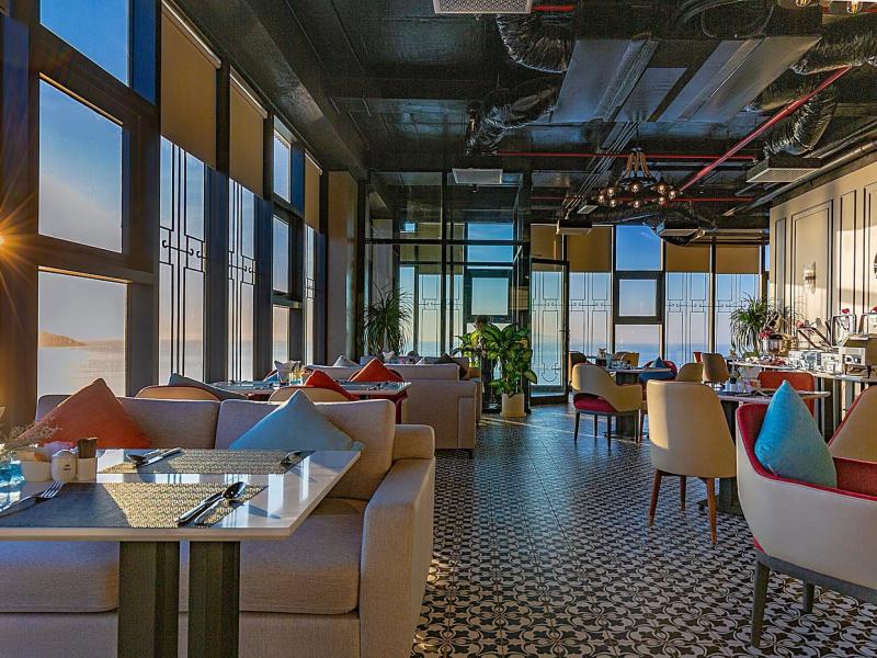 Peninsula Hotel Danang