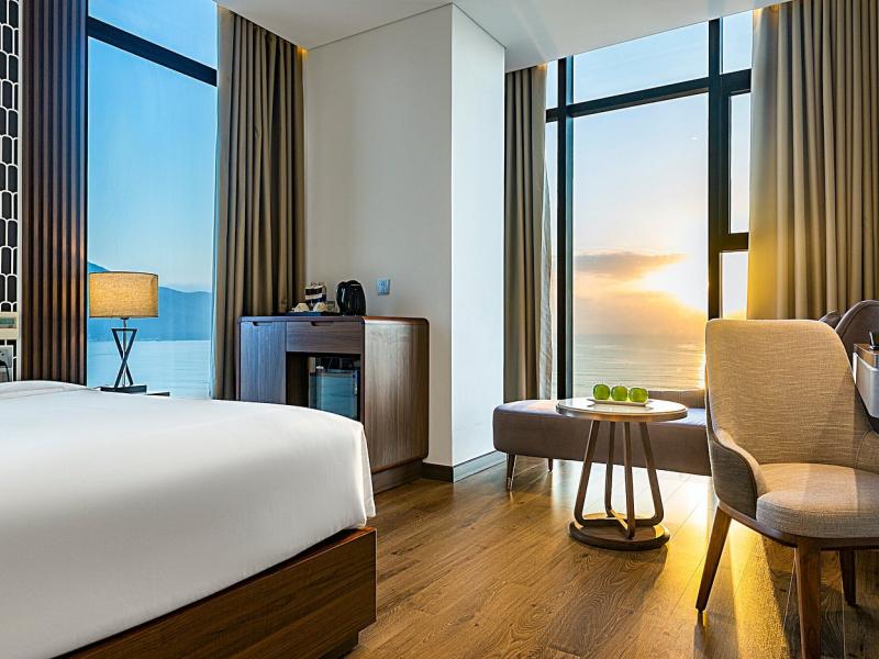 Peninsula Hotel Danang