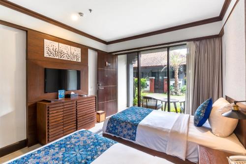 Lovina Beach Club & Resort