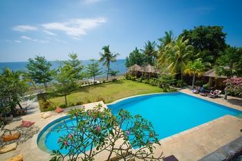 Lovina Beach Club & Resort