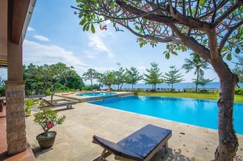 Lovina Beach Club & Resort