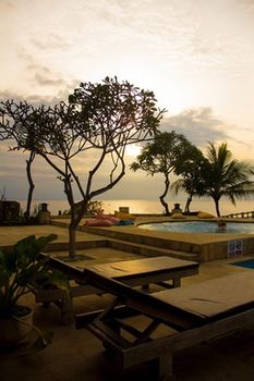 Lovina Beach Club & Resort