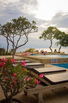 Lovina Beach Club & Resort