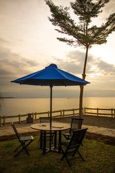 Lovina Beach Club & Resort