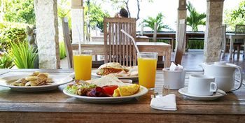 Lovina Beach Club & Resort