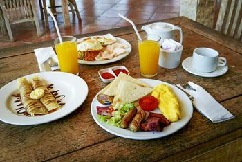 Lovina Beach Club & Resort
