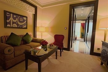 Al Mashreq Boutique