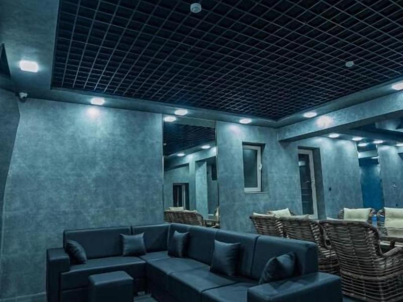 5 Wood Hotel