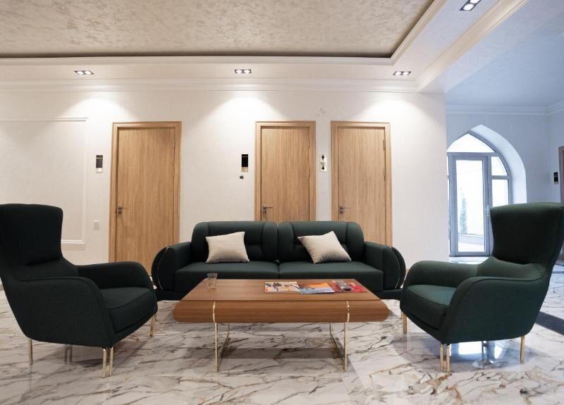 5 Wood Hotel