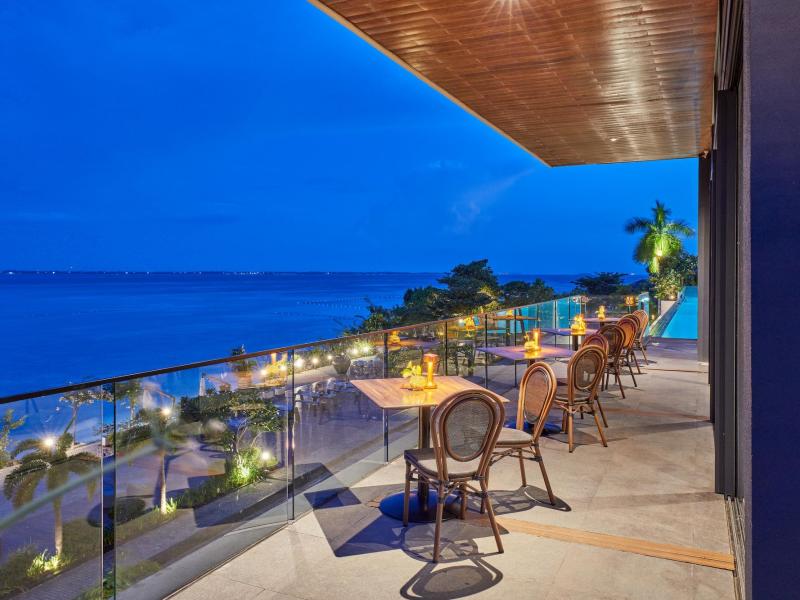 The Reef Island Resort Mactan