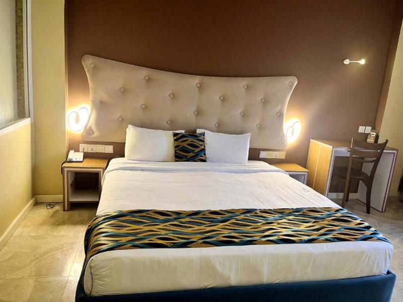 Aryana Queens Beach Resort